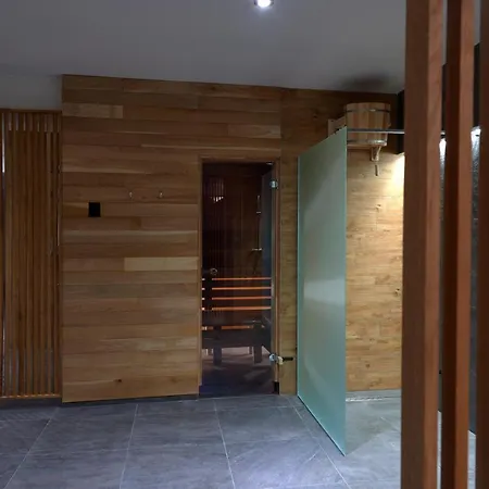 Kochau Hotel *